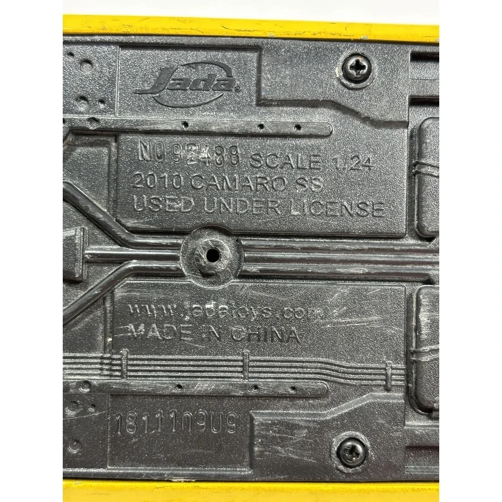 2010 Chevy Camaro SS Yellow in 1/24 Scale by Jada
